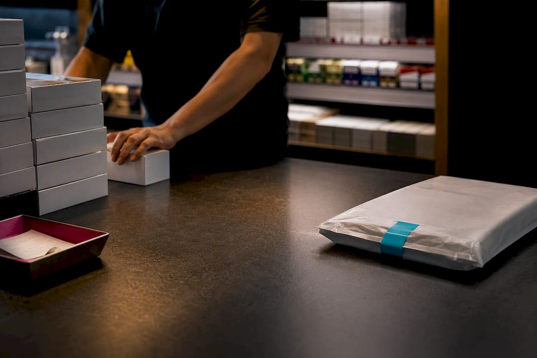 Anonymous tobacco retail and delivery comparison